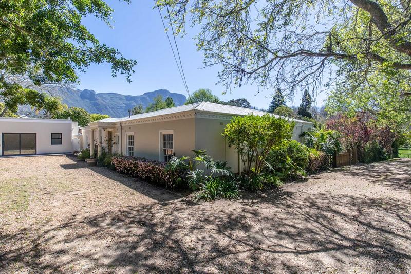 4 Bedroom Property for Sale in Constantia Western Cape